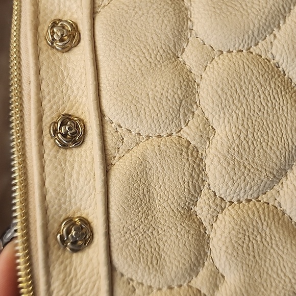 Betsey Johnson wristlet - Picture 3 of 4